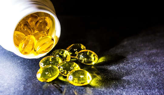 An Omega-3 Supplement, DHA, May Reverse Effects of Stress In The Womb Omega-3 capsules